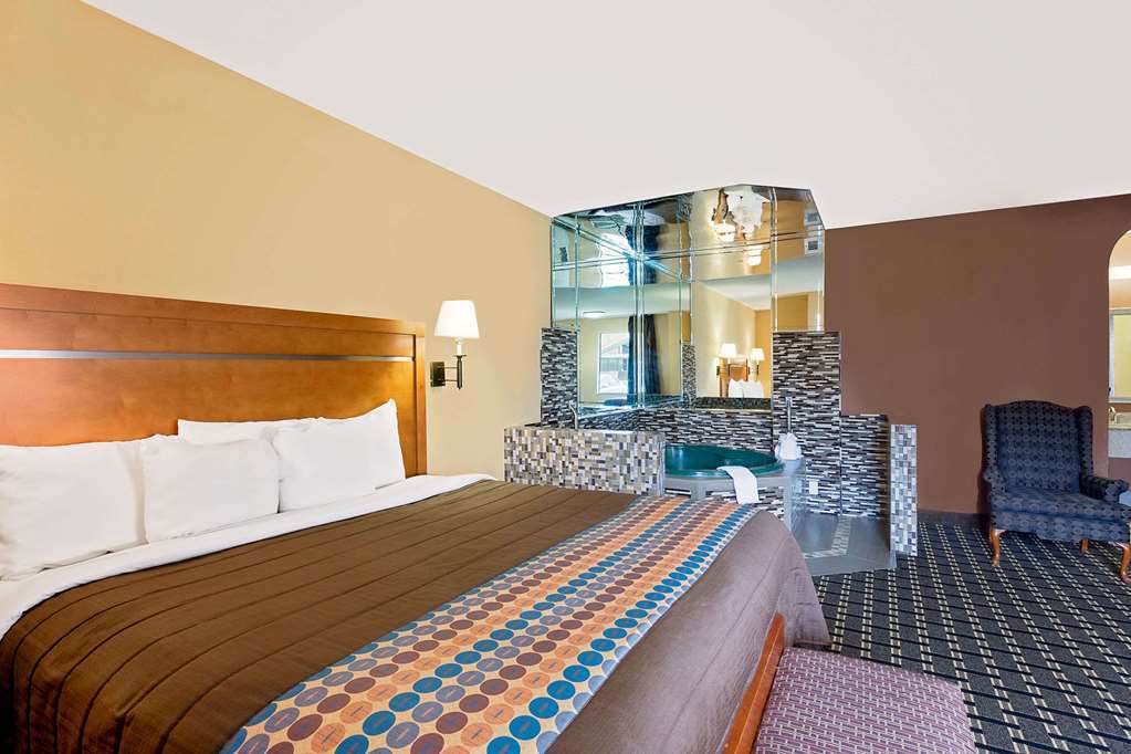 Days Inn By Wyndham Columbus Room photo